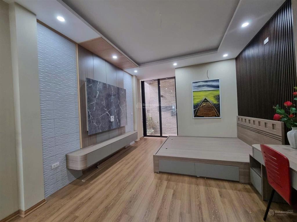 Nguyễn văn cừ  nguyên căn 50m2 xây 4 tầng  full đồ