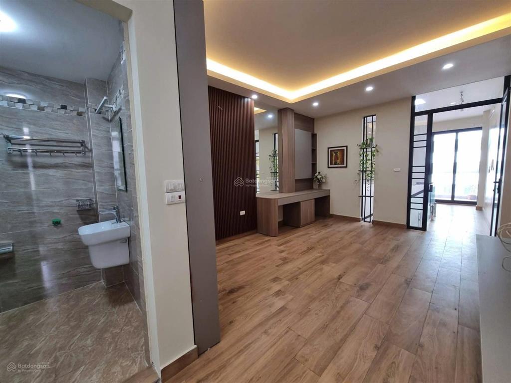 Nguyễn văn cừ  nguyên căn 50m2 xây 4 tầng  full đồ