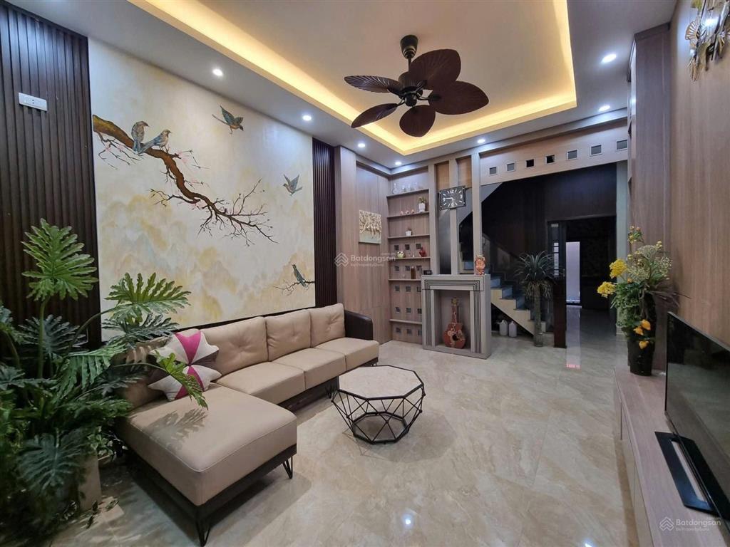 Nguyễn văn cừ  nguyên căn 50m2 xây 4 tầng  full đồ