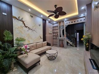 Nguyễn văn cừ  nguyên căn 50m2 xây 4 tầng  full đồ