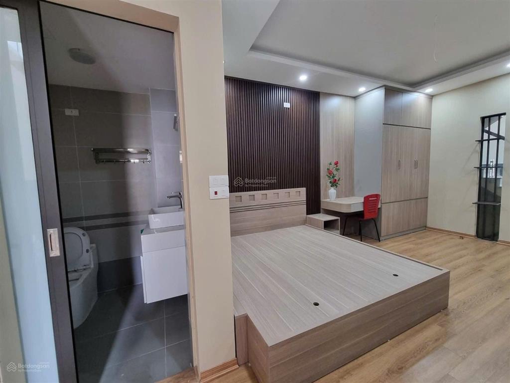 Nguyễn văn cừ  nguyên căn 50m2 xây 4 tầng  full đồ