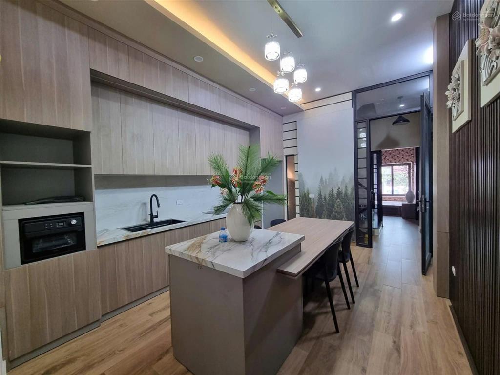 Nguyễn văn cừ  nguyên căn 50m2 xây 4 tầng  full đồ