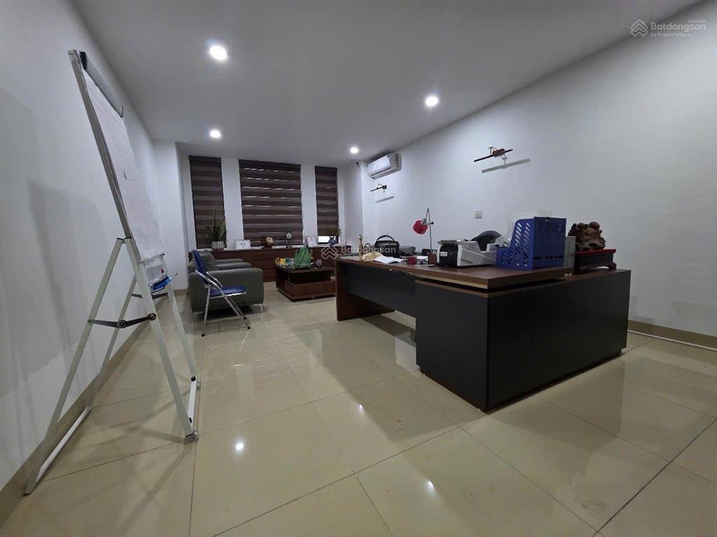 Mp ngô gia tự  cho thuê văn phòng  full đồ