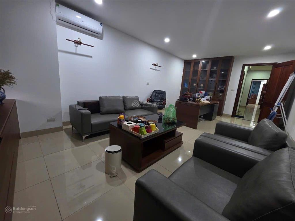 Mp ngô gia tự  cho thuê văn phòng  full đồ