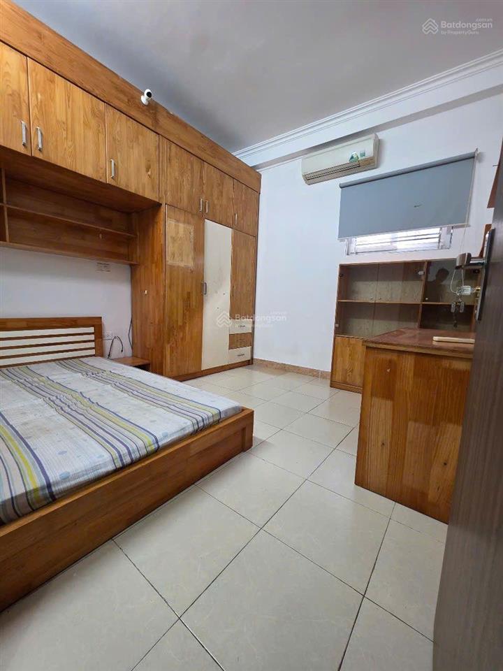 Hoa lâm  nhà 4 tầng  4 ngủ, full đồ  ô tô  11tr