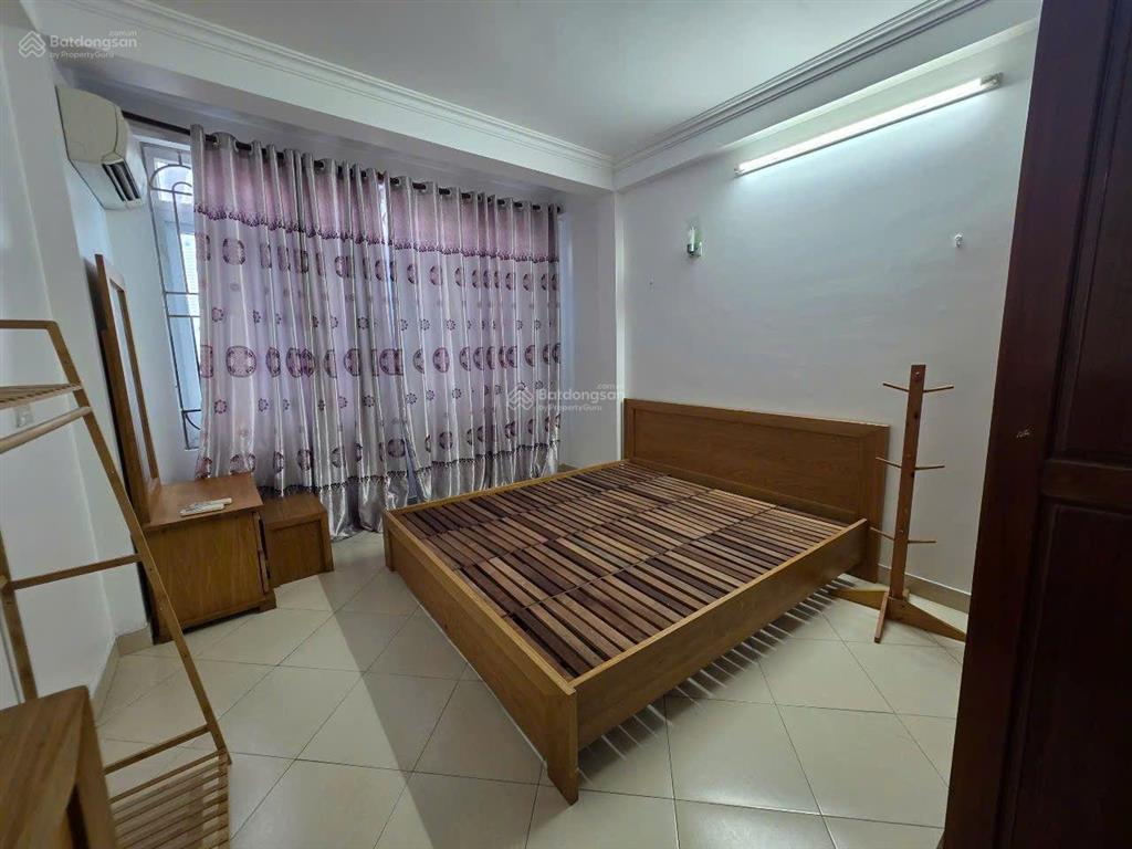 Hoa lâm  nhà 4 tầng  4 ngủ, full đồ  ô tô  11tr