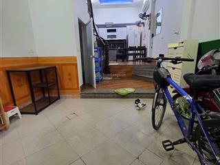 Hoa lâm  nhà 4 tầng  4 ngủ, full đồ  ô tô  11tr