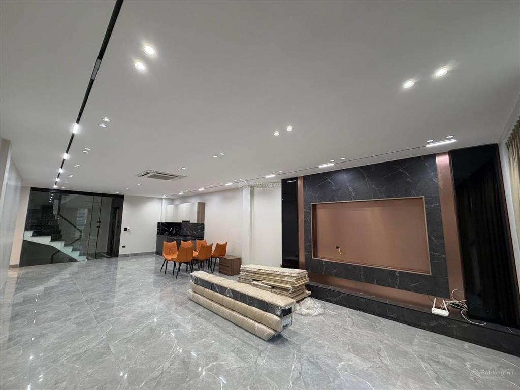 Nguyễn sơn  căn hộ cao cấp 120m²  full đồ  15tr