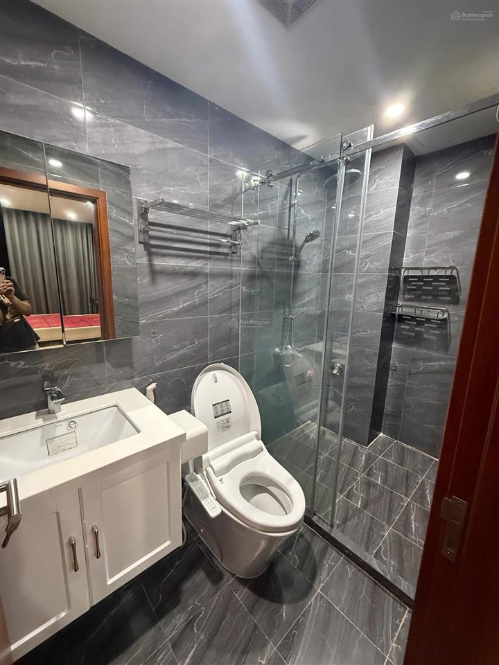 Đức giang  căn 74m²  6 tầng  gara  full đồ  15tr