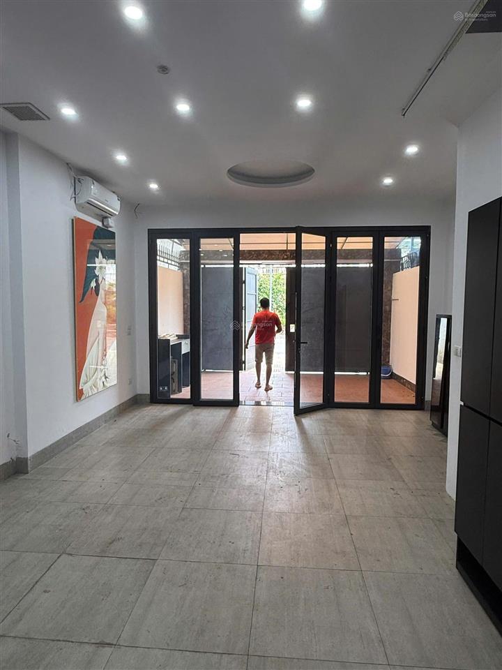 Đức giang  căn 74m²  6 tầng  gara  full đồ  15tr