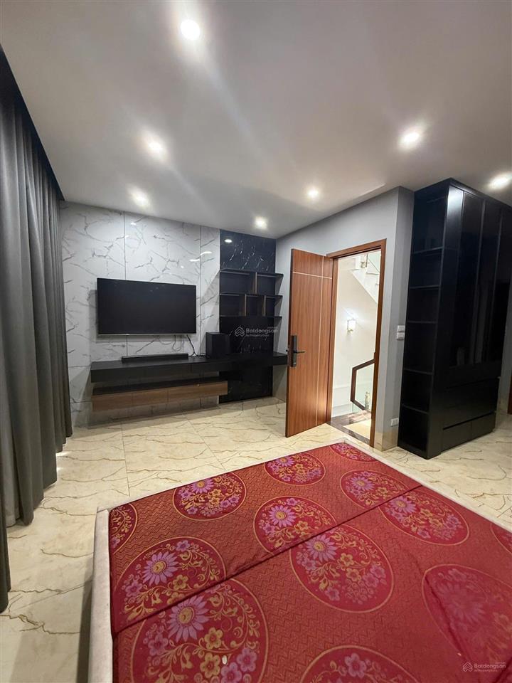 Đức giang  căn 74m²  6 tầng  gara  full đồ  15tr