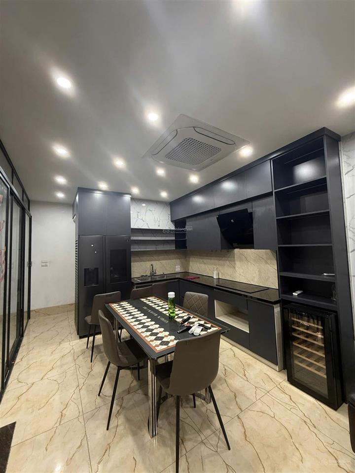 Đức giang  căn 74m²  6 tầng  gara  full đồ  15tr