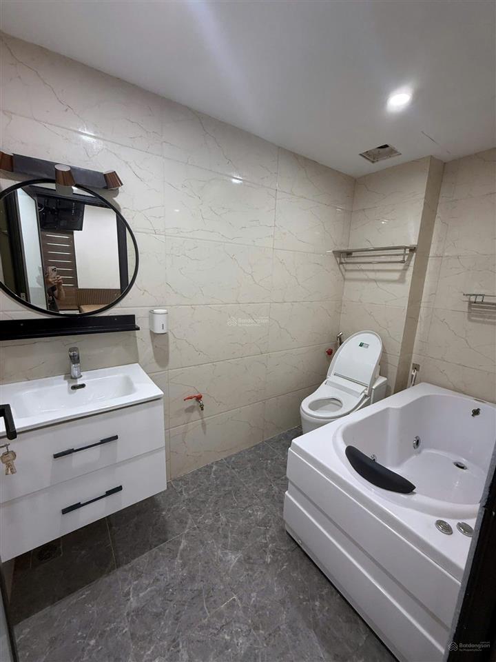 Đức giang  căn 74m²  6 tầng  gara  full đồ  15tr