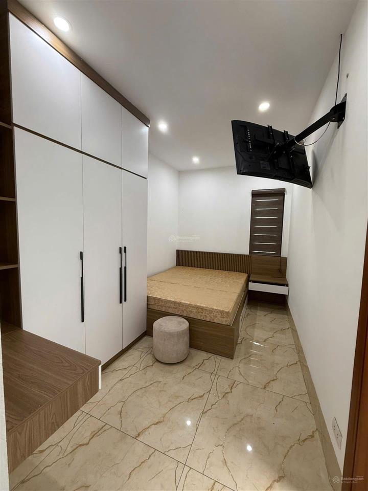 Đức giang  căn 74m²  6 tầng  gara  full đồ  15tr