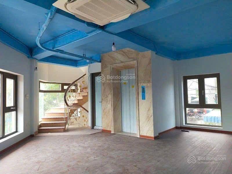Cổ linh  tòa nhà 6 tầng, thang máy  30tr  vp, cty