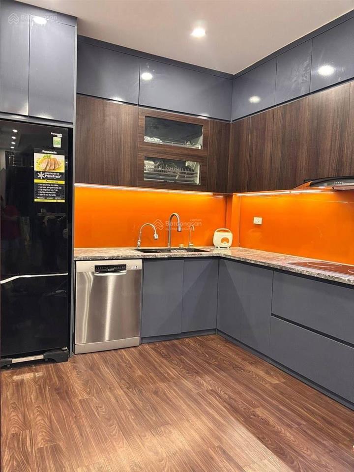 Thạch bàn  nguyên căn 5 tầng  3 ngủ  10tr