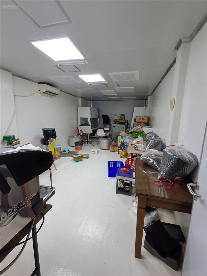 Mbkd mặt phố nguyễn văn cừ  tầng 1,2,3  cty, showroom, cửa hàng