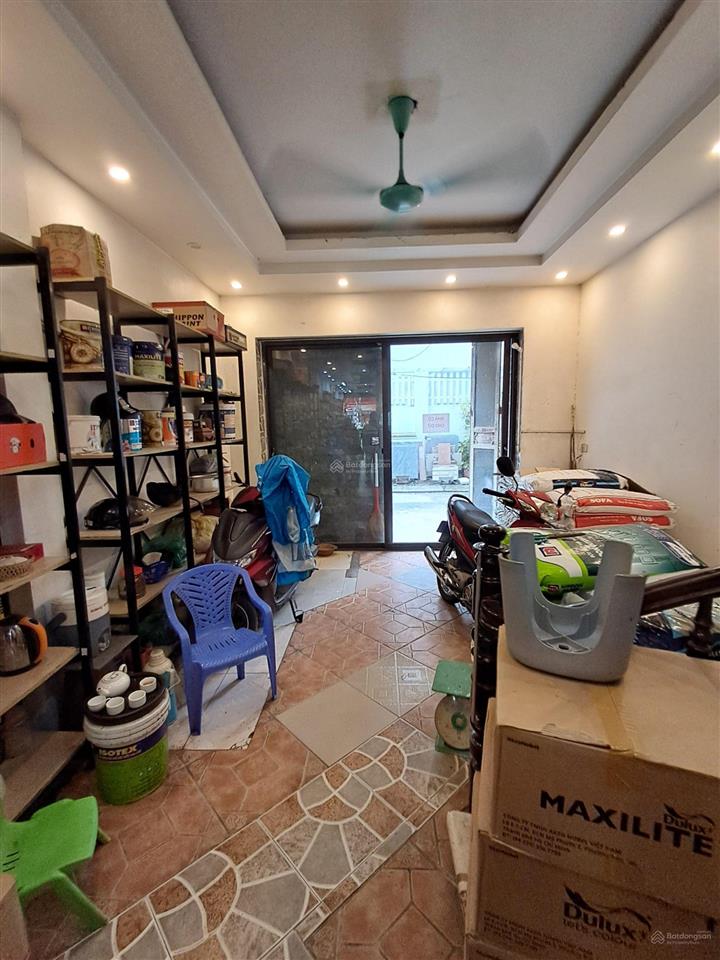 Mbkd mặt phố nguyễn văn cừ  tầng 1,2,3  cty, showroom, cửa hàng