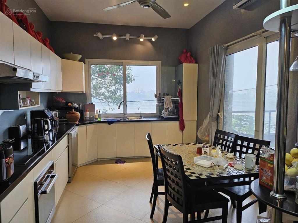 Ngọc thụy  biệt thự sân vườn, view sông đuống  5 ngủ  full đồ