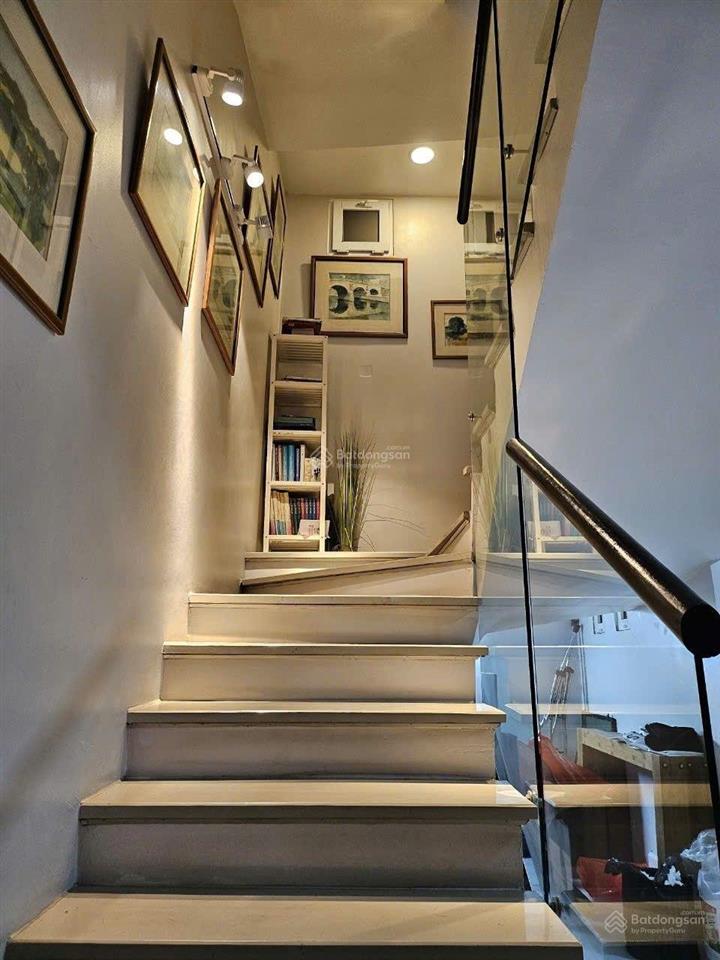 Ngọc thụy  biệt thự sân vườn, view sông đuống  5 ngủ  full đồ