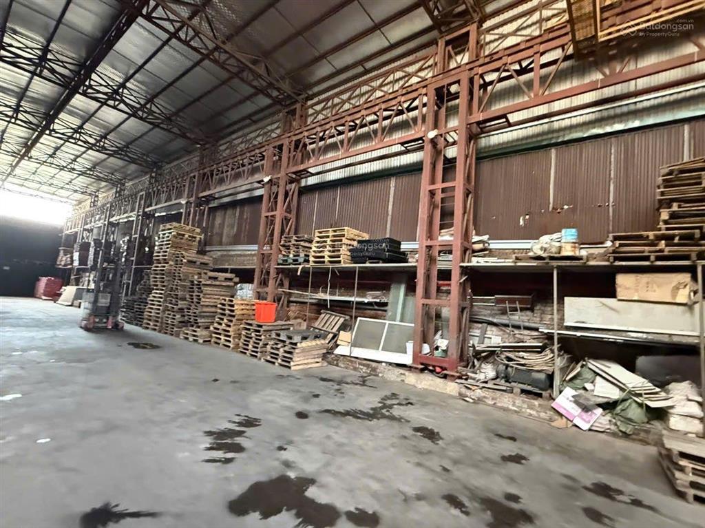 Đức giang  kho 1300m2  3 pha  container
