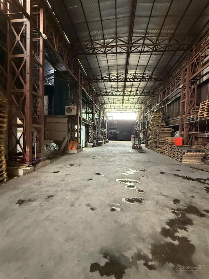 Đức giang  kho 1300m2  3 pha  container