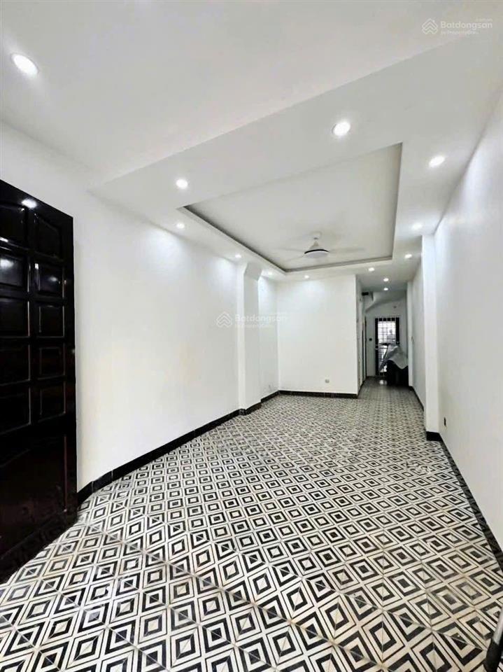 Ngọc thụy  nguyên căn 6 tầng, thang máy  13tr