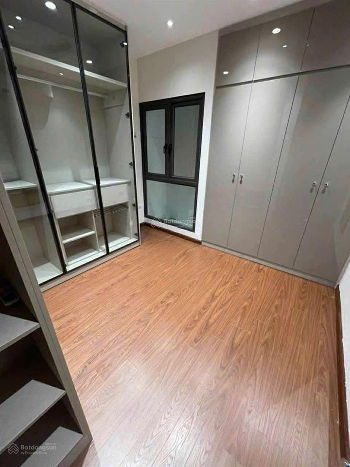 Nguyễn sơn  nguyên căn 5 tầng  50m2  full đồ  gara