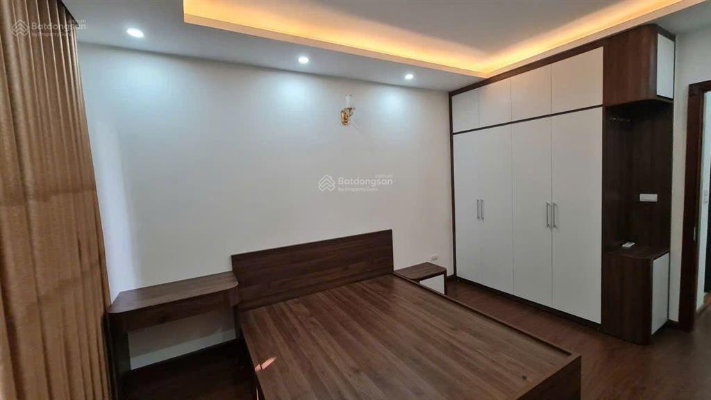 Nguyễn sơn  nguyên căn 5 tầng  50m2  full đồ  gara