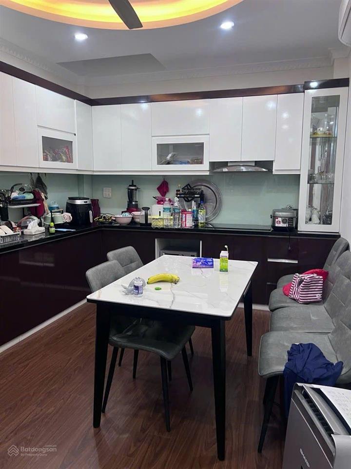 Nguyễn sơn  nguyên căn 5 tầng  50m2  full đồ  gara