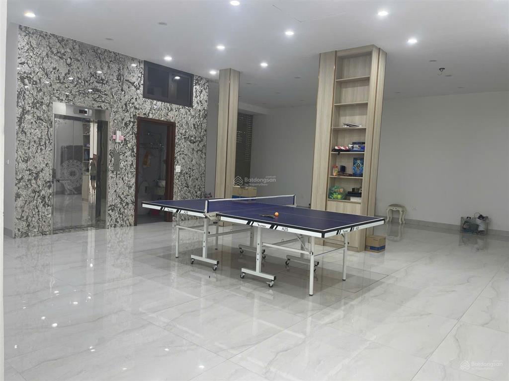 Mp nguyễn văn cừ  tòa nhà 120m2  6 tầng, thang máy  full đồ  gara