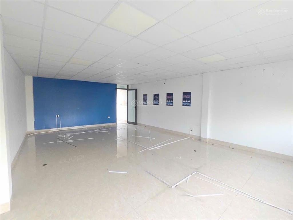 Mp nguyễn văn cừ  nhà 6 tầng  240m2/sàn  cty, vp