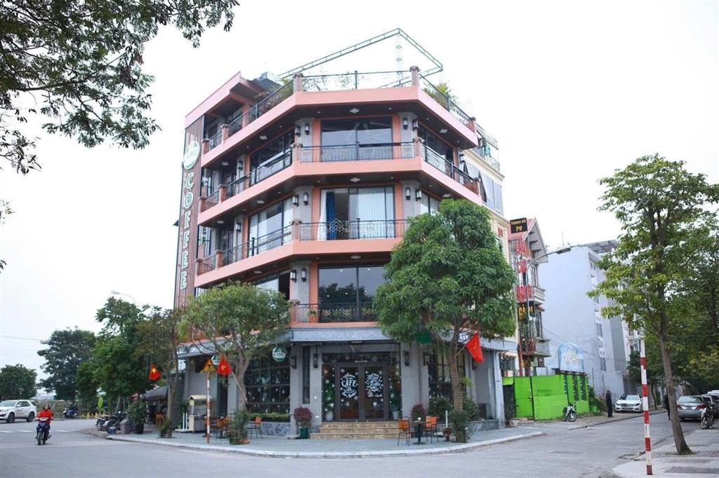 Việt hưng  tòa nhà 5 tầng thang máy, lô góc  kd, vp, showroom