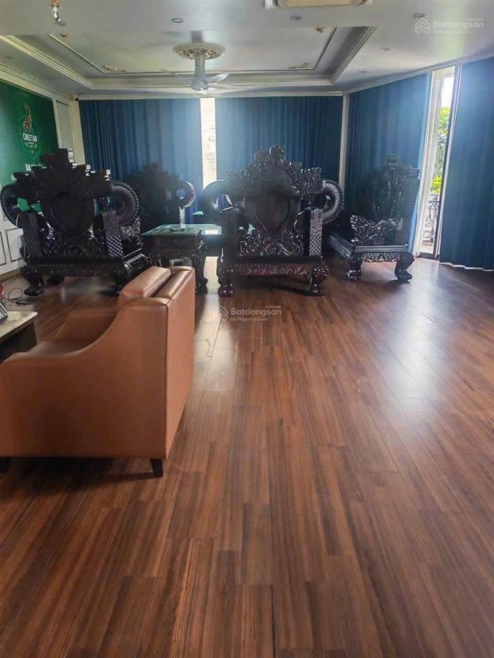 Việt hưng  tòa nhà 5 tầng thang máy, lô góc  kd, vp, showroom