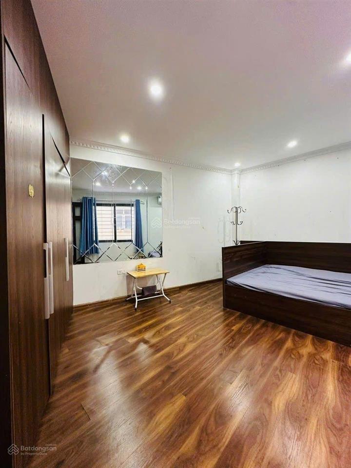Bát khối  nhà 40m2 xây 5 tầng mới đẹp  full đồ  ô tô  9tr