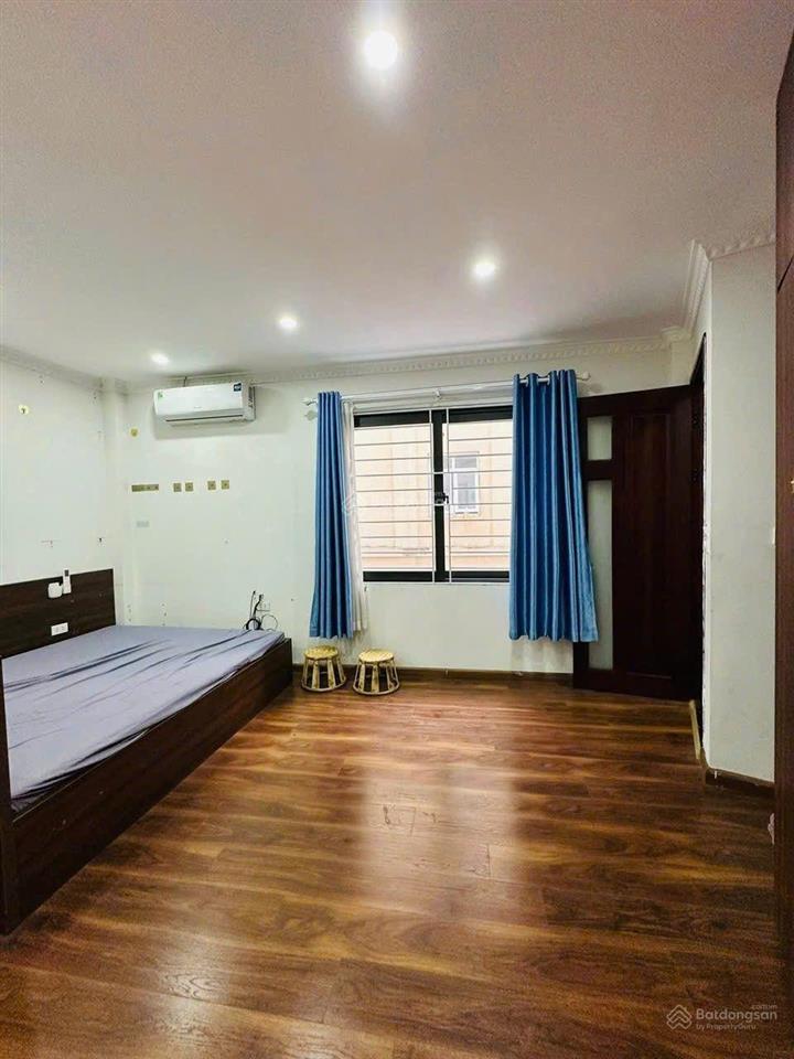 Bát khối  nhà 40m2 xây 5 tầng mới đẹp  full đồ  ô tô  9tr
