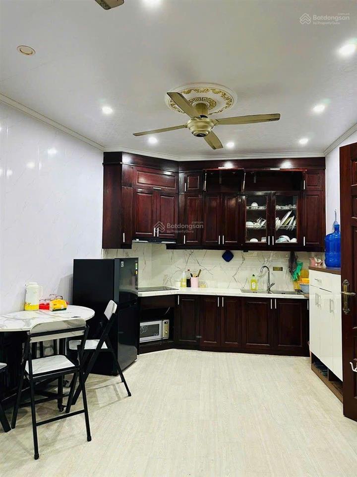 Bát khối  nhà 40m2 xây 5 tầng mới đẹp  full đồ  ô tô  9tr