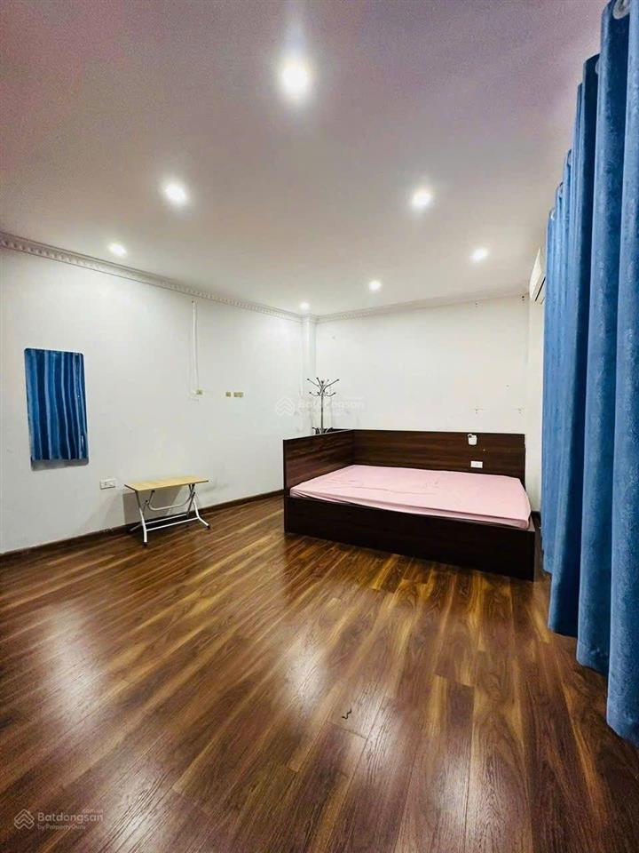 Bát khối  nhà 40m2 xây 5 tầng mới đẹp  full đồ  ô tô  9tr