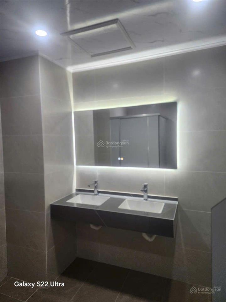 Bồ đề  tòa nhà 7 tầng, thang máy  sàn 138m2  view hồ