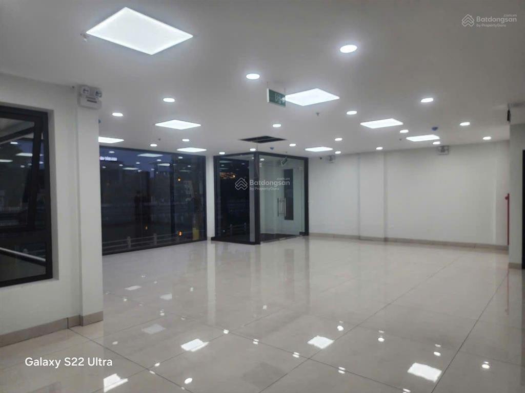 Bồ đề  tòa nhà 7 tầng, thang máy  sàn 138m2  view hồ