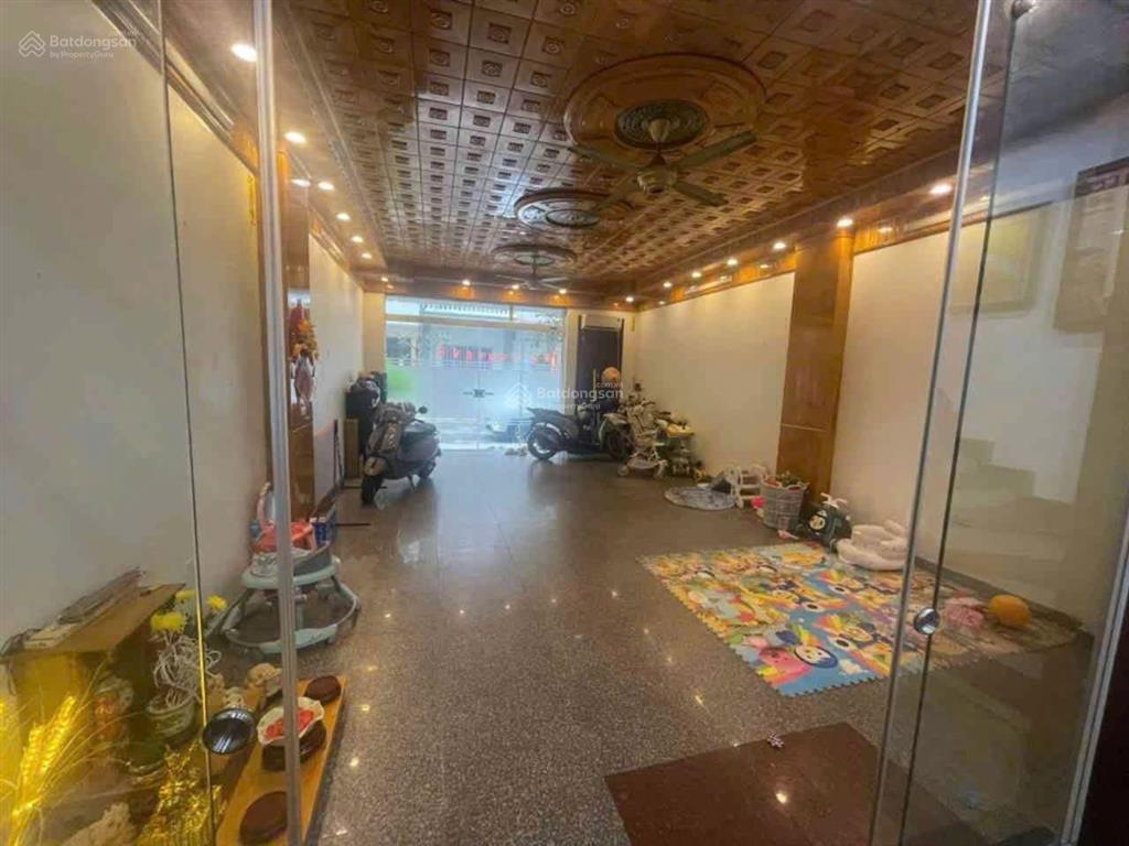 Giang biên, việt hưng  nguyên căn 74m2  4 tầng  vỉa hè, ô tô tránh  ở, kd
