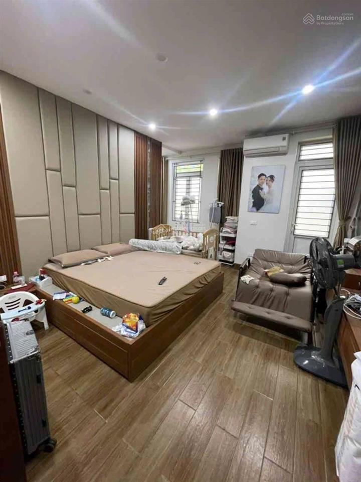 Giang biên, việt hưng  nguyên căn 74m2  4 tầng  vỉa hè, ô tô tránh  ở, kd