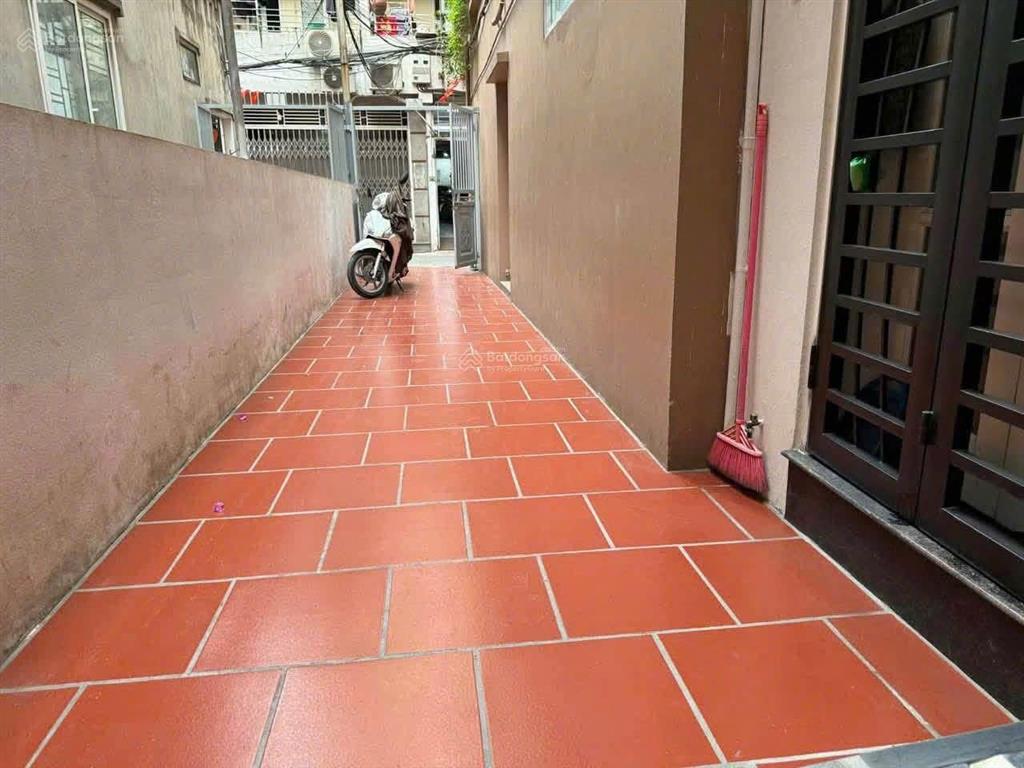 Bồ đề  nguyên căn 6 tầng, thang máy  full đồ  15tr