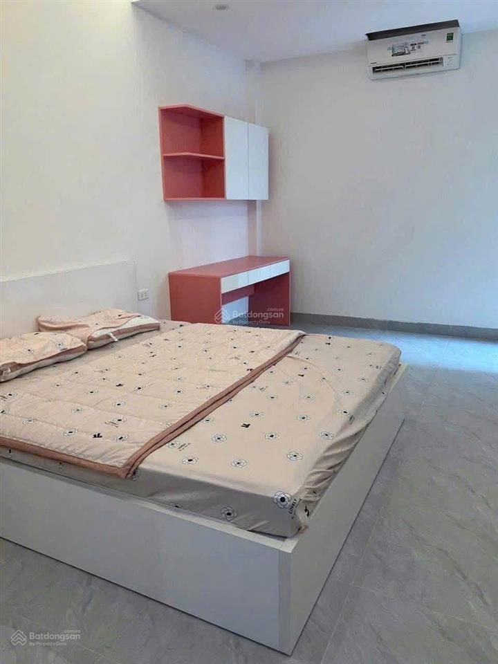 Bồ đề  nguyên căn 6 tầng, thang máy  full đồ  15tr