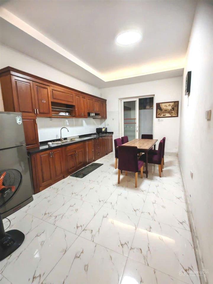 Bồ đề  nguyên căn 64m2  3 tầng  10tr