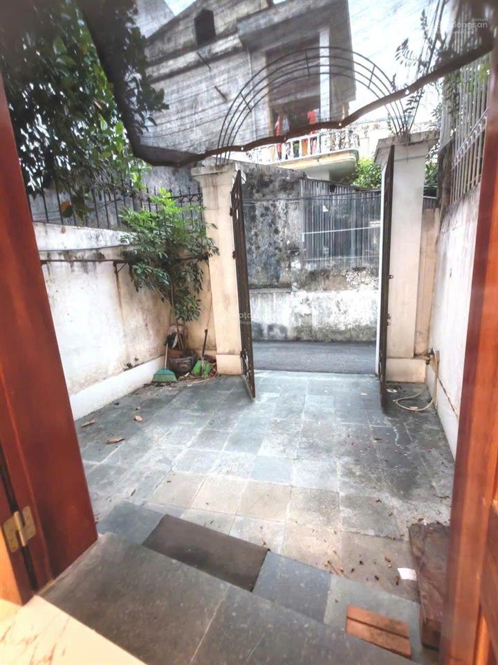 Bồ đề  nguyên căn 64m2  3 tầng  10tr