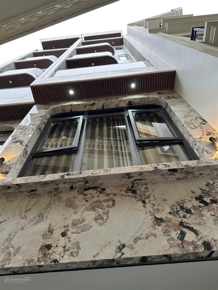 Nguyễn văn cừ, ngọc lâm  nhà 6 tầng  full nội thất  mới đẹp