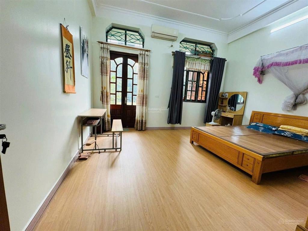 Cho thuê nguyên căn khu 918 phúc đồng  75m2  4 tầng  15tr/th