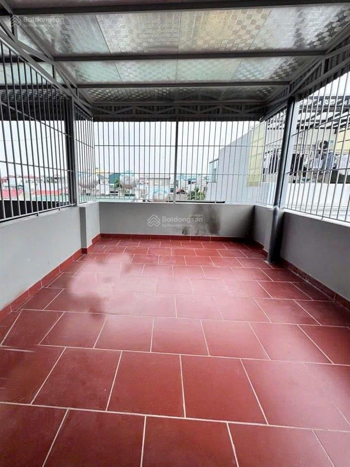 Việt hưng  nguyên căn 5 tầng, thang máy  gara ô tô  full đồ  16,5tr