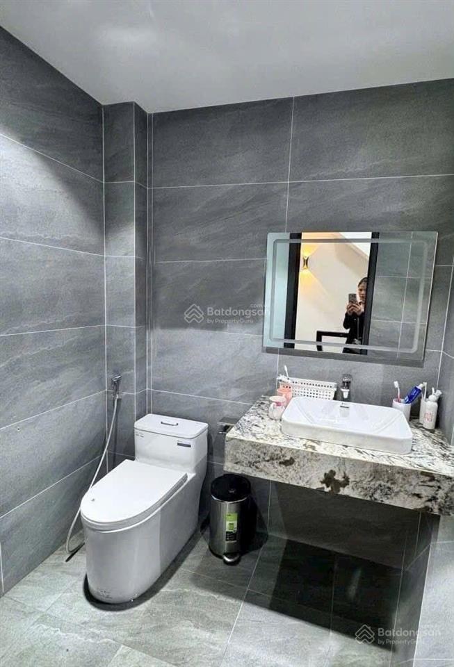 Việt hưng  nguyên căn 5 tầng, thang máy  gara ô tô  full đồ  16,5tr